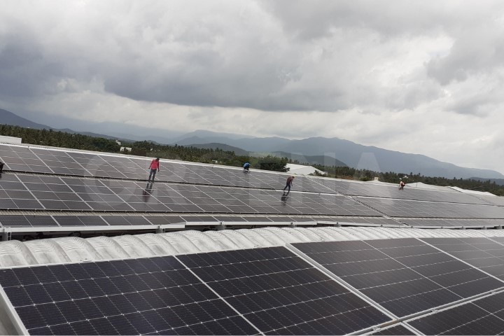 Solar energy system for an industrial warehouse installed by Groena Solar